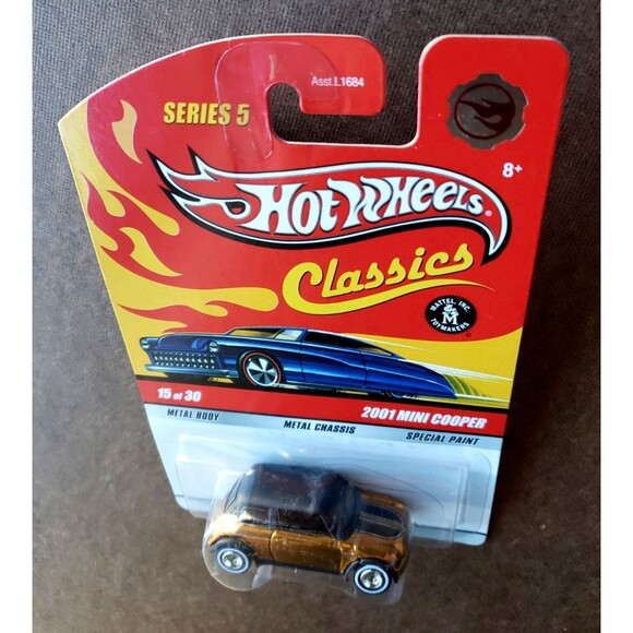 2009 Hot Wheels 2001 MINI COOPER  Classics Series 5 GOLD & SATIN BLACK WL CDDRR - Picture 4 of 15